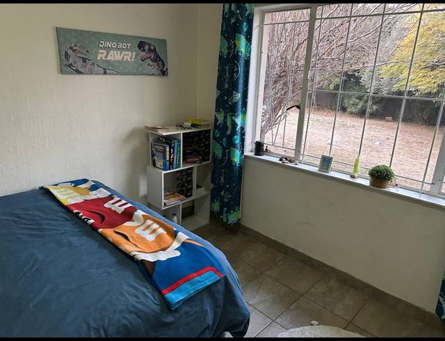 3 BEDROOM HOUSE TO LET IN OLIVEDALE